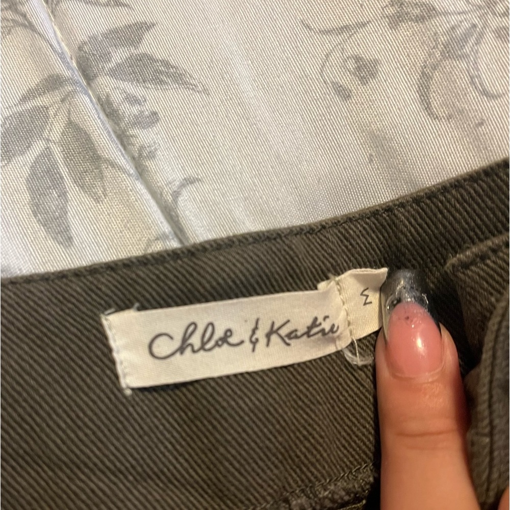 Olive green button skirt - Picture 3 of 3